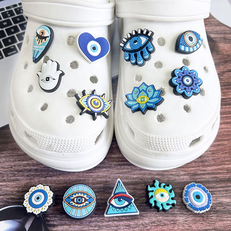 New Arrival Evil Eyes Shoe Cha - Women'S Shoes Crocs recension och pris